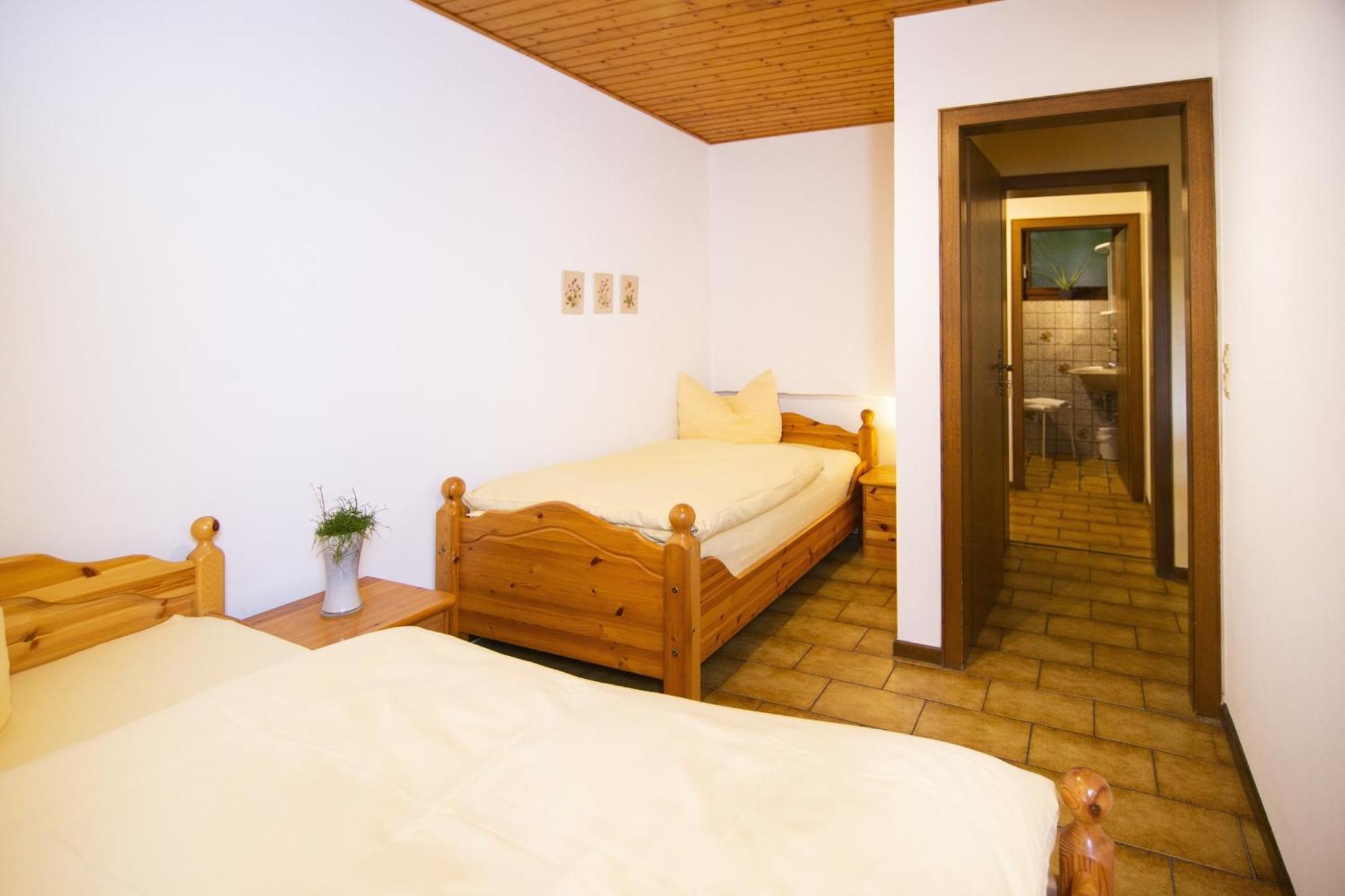 Ferienwohnung "Kirchblick" Im Ferienhaus Blumenhain Bad Wünnenberg Exterior foto